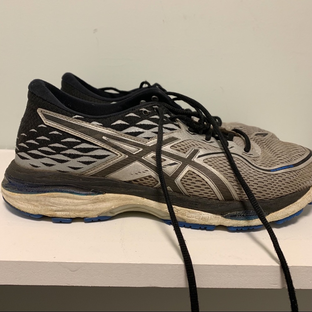 ASICS jolt 2 size 11